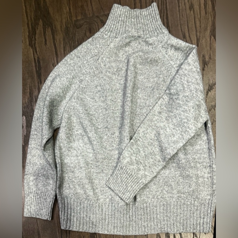 H&M Sweater - Picture 4 of 8
